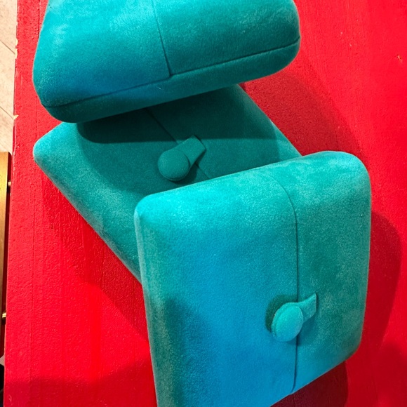 Shop Khoi Teal Velvet Jewelry Box - Picture 5 of 10